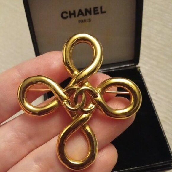 Chanel Vintage Brooch Interlocking CCs cross clover - Picture 4 of 15